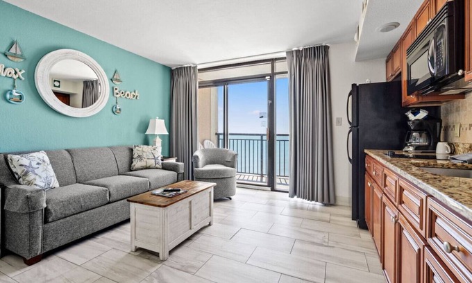 Windy Hill Condominio | Charming - Oceanfront Balcony - Queen Beds - Pools