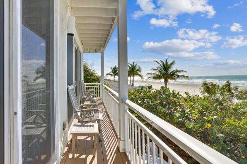 Holmes Beach Casa | Beach Front 2 Bedroom B