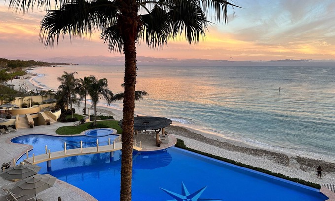 Emiliano Zapata Condominio | Beach Front 4 Bedroom Villa @Punta de Mita