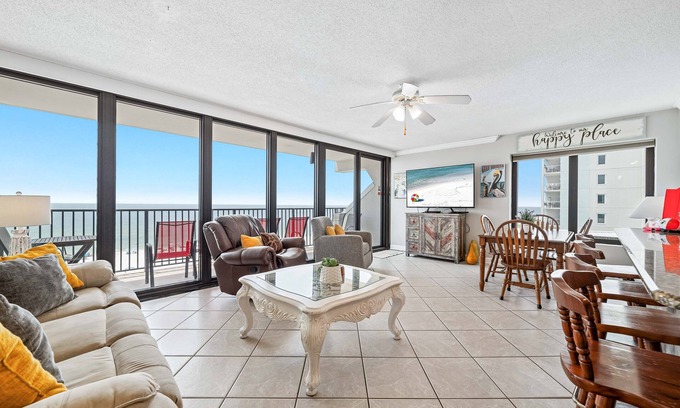 Gulf Shores Condominio | BEACH FRONT, FAMILY FRIENDLY, WALK TO THE HANGOUT!