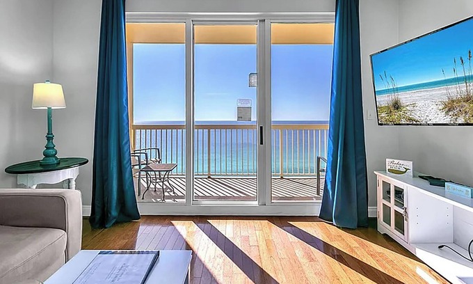 Panama City Beach Condominio | 🏖️Beach Front Getaway | Gorgeous Gulf Views | Calypso 1-1805🏖️