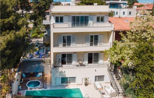Bacvice Casa | Beach Front Home In Split