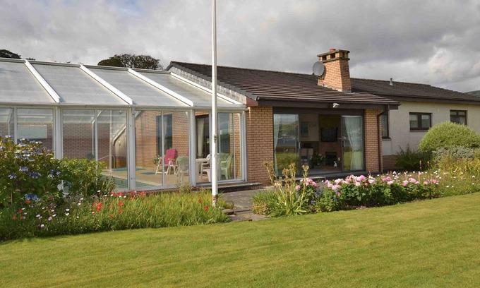 Lamlash Casa | Beach Front House in Lamlash, with Heated Pool