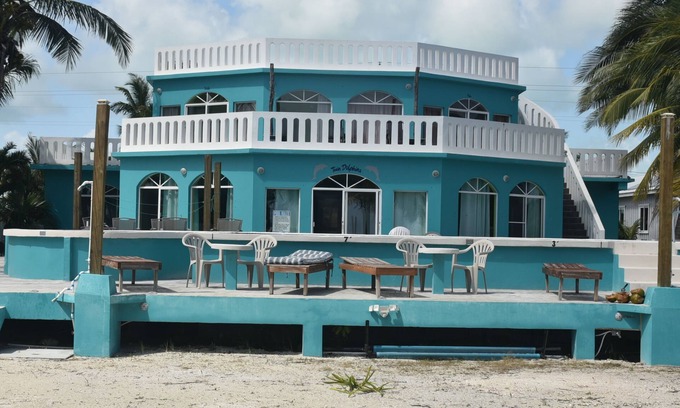 Boca Ciega Villa | Beach front in welcoming San Pedro w/ AC, pool, fitness room, WiFi, kitchenette