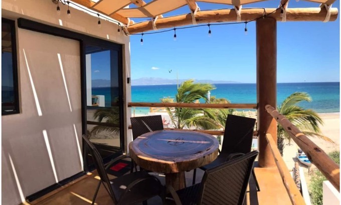 El Sargento Apartamento | Beach Front Lofts 4