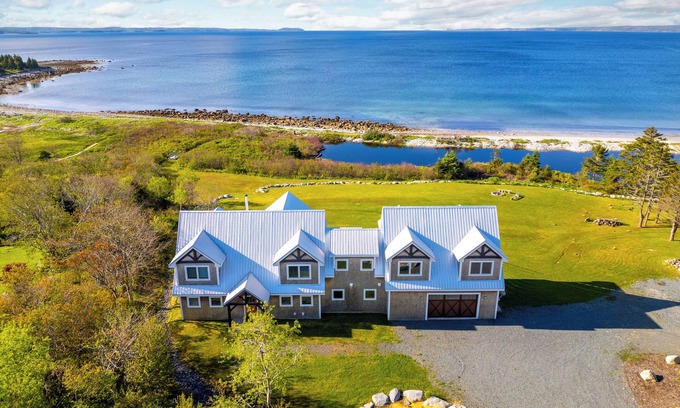 Queensland Casa | Beach Front Oasis: casa de marco de madera a medida en Cleveland Beach