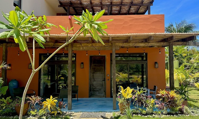 Las Escobas del Venado Apartamento | Beach front condo in the heart of Playa Venao. Sea, Surf, Bars, Restaurants…