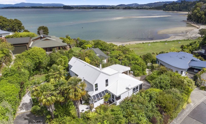 Kaiteriteri Cabaña | Frente a la playa, Palms Beach House - Kaiteriteri Holiday Home