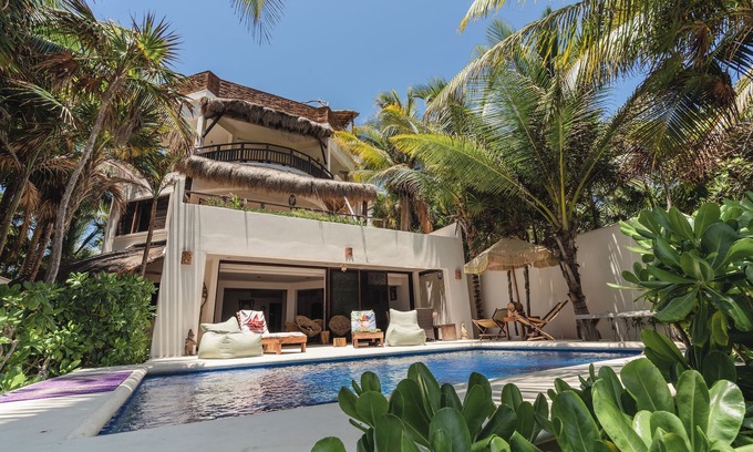 Ek Balam Village Villa | Villa NFT frente al mar en Bahía de Soliman-Tulum