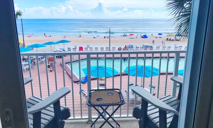 Lenox Park Condominio | Beach Front Studios in Daytona Beach