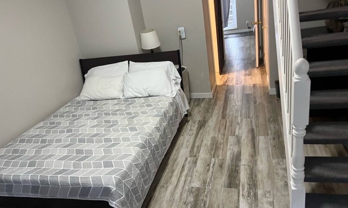 Wasaga Beach Casa | Beach front- Wasaga Beach/AC/BBQ/ Near Blue Mountain