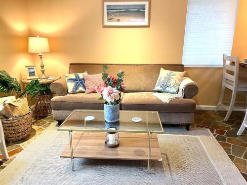 Rehoboth Beach Casa | Beach gem! Hot Tub/EV/2bd/3.7mi beach/.5mi outlets