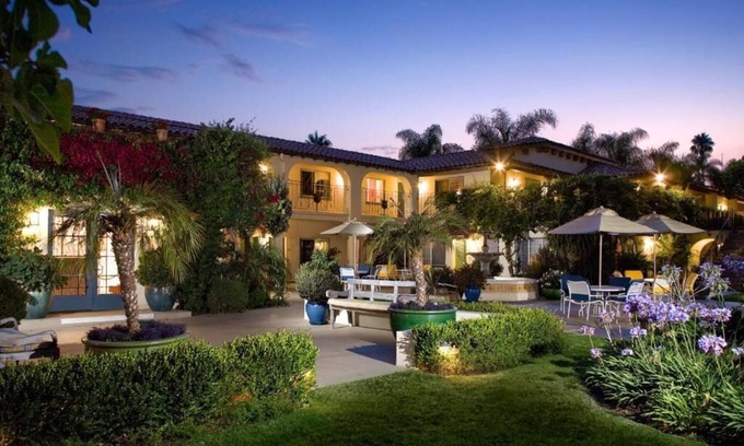 West Beach Casa | Beach Getaway! 3 Family-friendly Units, Outdoor Pool, Near MOXI Science Museum