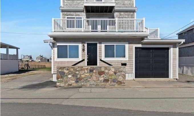 Scituate Casa | Beach Getaway on Scituate Harbor