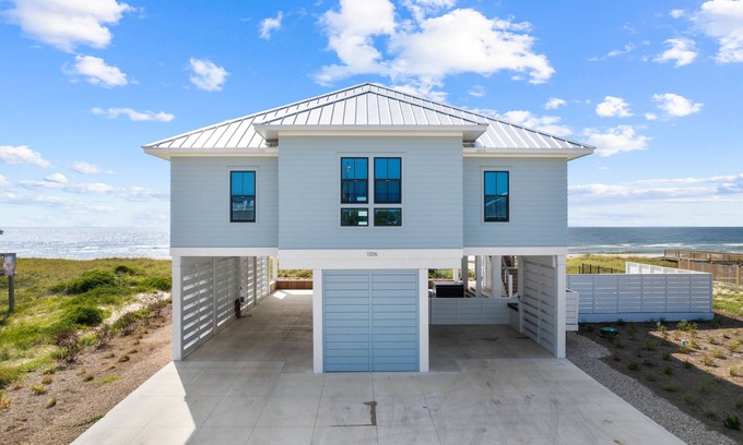 East End Casa | Beach Glass: Beautiful 6 Bedroom Beachfront Home with Private Heated Pool!