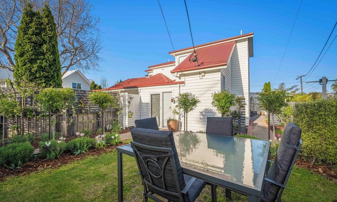 Kingston Beach Casa | Beach Haven - 2 Bedroom Townhouse