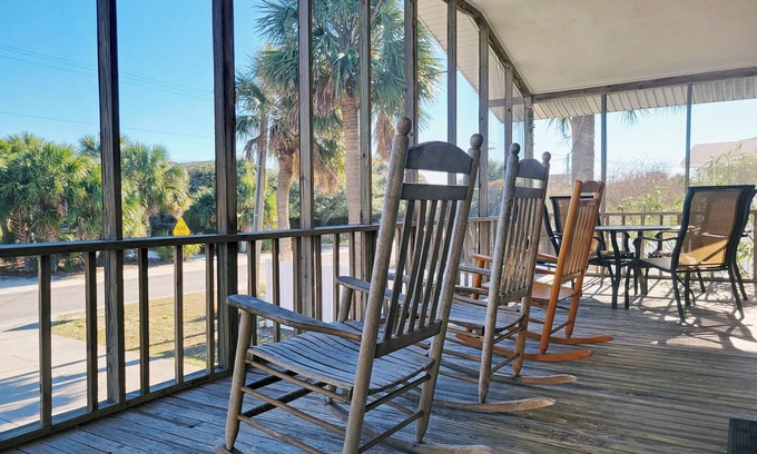 Litchfield by the Sea Casa | Casa de playa frente al acceso a la playa, porche con mosquitero, solárium, se admiten perros