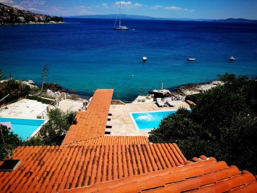 Businci Apartamento | Beach house BellaVista with hot pool