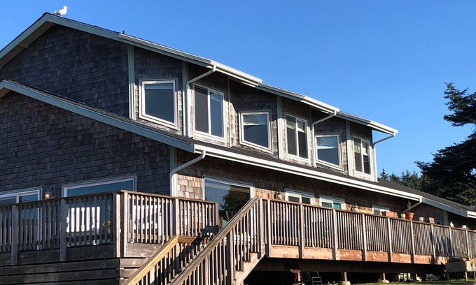 Pacific Beach Casa | Beach House Getaway - Amazing Location! 3-min Walk to the Beach!