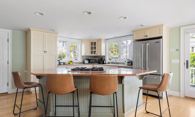Snug Harbor Casa | Beach House Near East Matunuck State Beach