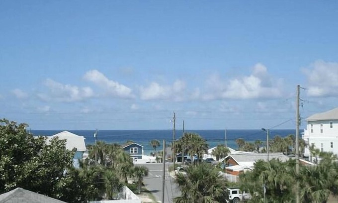 Bahama Beach Casa | Beach House! Spacious 4BR Retreat, Steps to Beach, Gulf Views & Viewing Deck!
