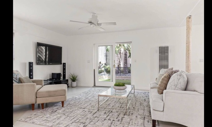 Mussel Shoals Casa | Beach house secluded private bottom floor
