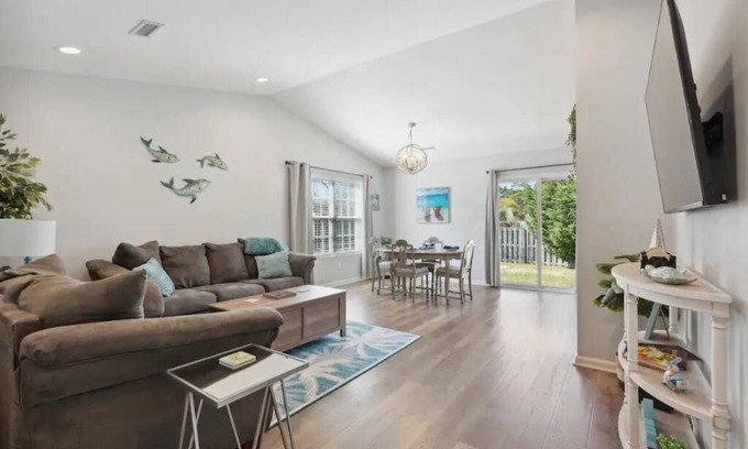 Myrtle Grove Casa | Beach House Vacation