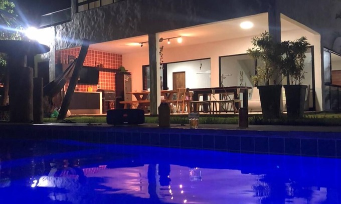 Porto de Pedras Casa | Casa de playa con piscina y área de recreación completa. 30 metros del mar!