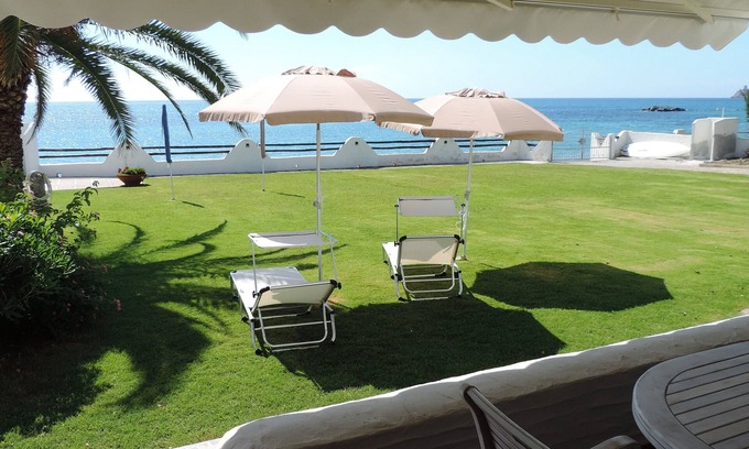 Sarroch Casa | Casa de playa con acceso privado a la playa.