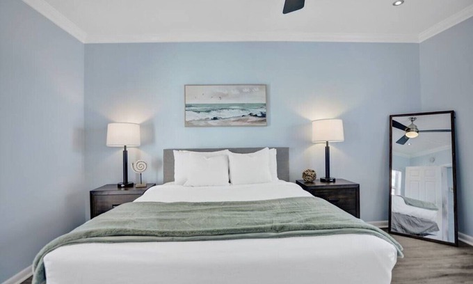 Hendricks and Venice Isles Apartamento | Beach Isles: Modern 1BR Apartment in Fort Lauderdale