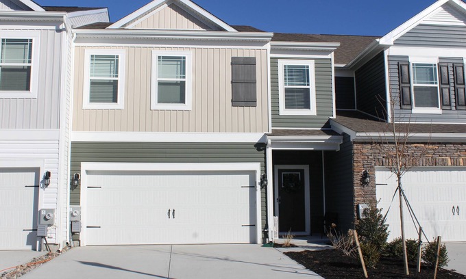 Ocean View Casa | Beach Life - Townhouse 1.5 miles from Beach