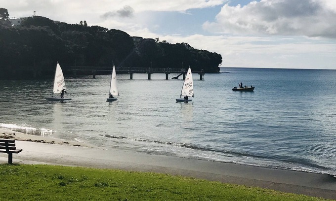 Murrays Bay Casa | Beach lodge with Sea view - walking distance to beaches