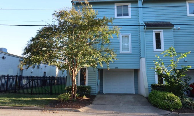 Northeast Virginia Beach Casa | Beach Luxury Townhouse