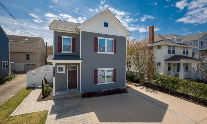 Northeast Virginia Beach Casa | Beach Music - North End VB
