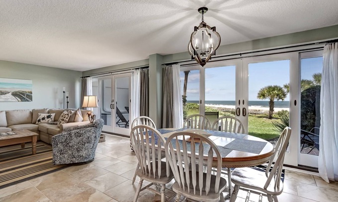 Fernandina Beach Condominio | BEACH,OCEAN FRONT, Amelia Island FL, 2BR/2BTH ,SEE WAVES CRASHING, PET APPROVAL