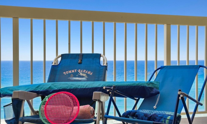Miramar Beach Condominio | Beach Please! 9th Floor! Beach Service is Included