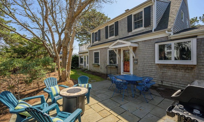 West Harwich Casa | Beach Plum Cottage - Dog-friendly, deck, sunroom, patio! Sleeps 8 - 3 bed/3 bath