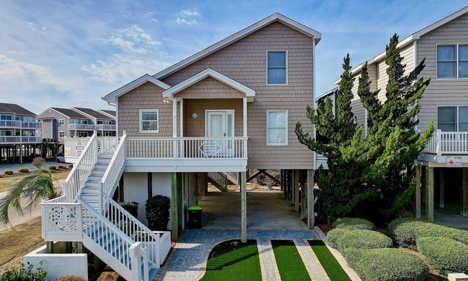 Ocean Isle Beach Casa | Beach Therapy 4 bedroom Island Park home