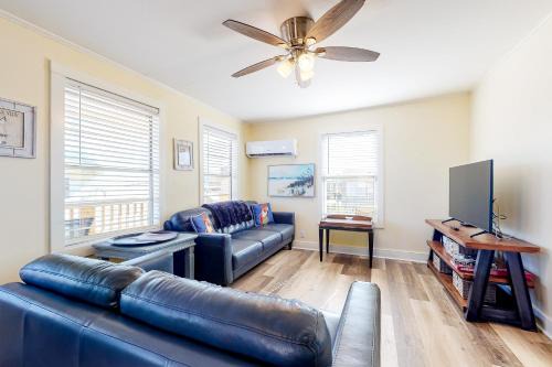 Galveston Casa | Beach to Bay Getaway