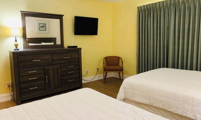 Myrtle Beach Condominio | Beach View 1br Condo*Pool*Sm Dogs ok*FREE Tickets*H33