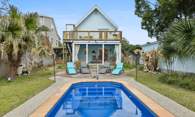 Gulfport Cabaña | Beach Villa with Private Pool - Walk to beach and Island View Casino