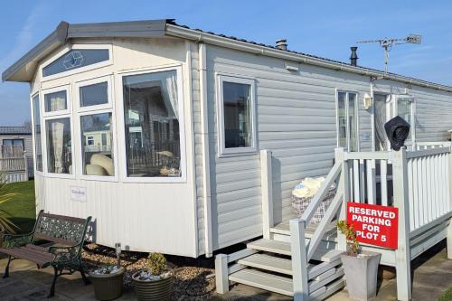 Anderby Creek Casa | Beachcomber Cabin Dog Friendly - Anderby Creek