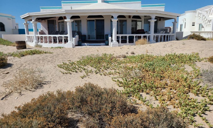 Puerto Penasco Casa | La gema de PLAYA MIRAMAR! Comunidad vigilada 24/7. Gran camino cerrado. Seguro