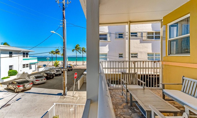 Hollywood South Central Beach Apartamento | LUJO 3 BRM 2 HISTORIA FRENTE AL MAR EN EDIFICIO PRIVADO!