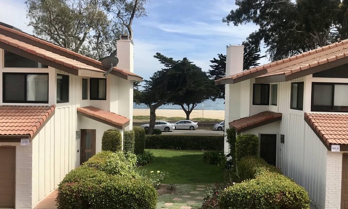 East Beach Casa | Beachfront 2BR Condo on East Beach!