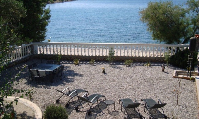 Okrug Gornji Villa | Línea de costa moderna villa de 4 hab con vistas panorámicas al mar. 10 kilometros del aeropuerto derramada.