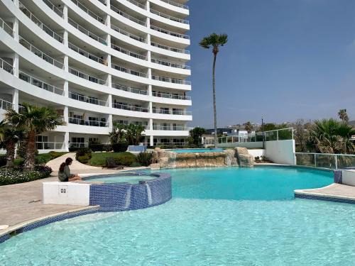 Popotla Apartamento | Beachfront 4 BR Penthouse - Pool Steps to Beach & Mins to Downtown