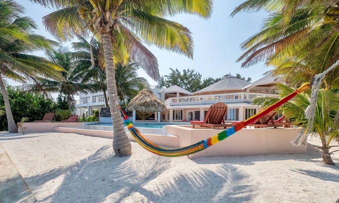 Boca Ciega Casa | 🌴 Casa frente a la playa 4BR / 3BA: hermosas vistas, piscina privada, bañera de hidromasaje 😎