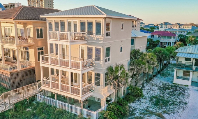 Miramar Beach Casa | Beachfront 7 Bed with splash pool - private beach! Spring discounts!