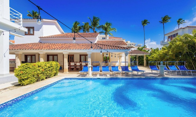 Bavaro Villa | Beachfront 8BR Villa with Pool, Maid & BBQ – Just Steps from Los Corales Beach